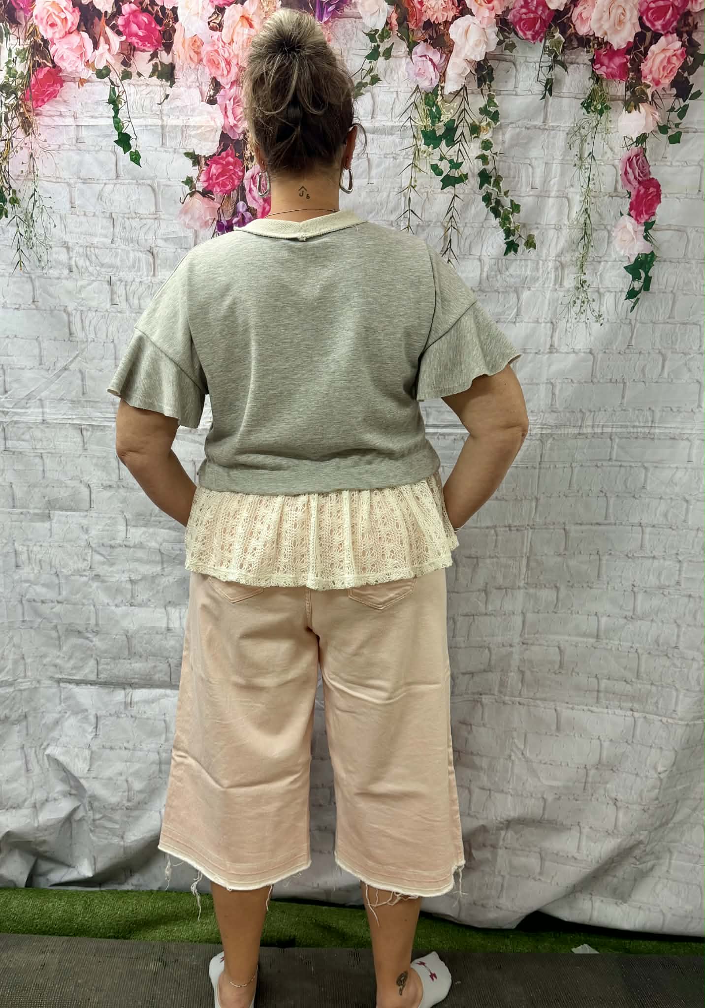 Like Love PLUS Pullover w/crocheted Bottom