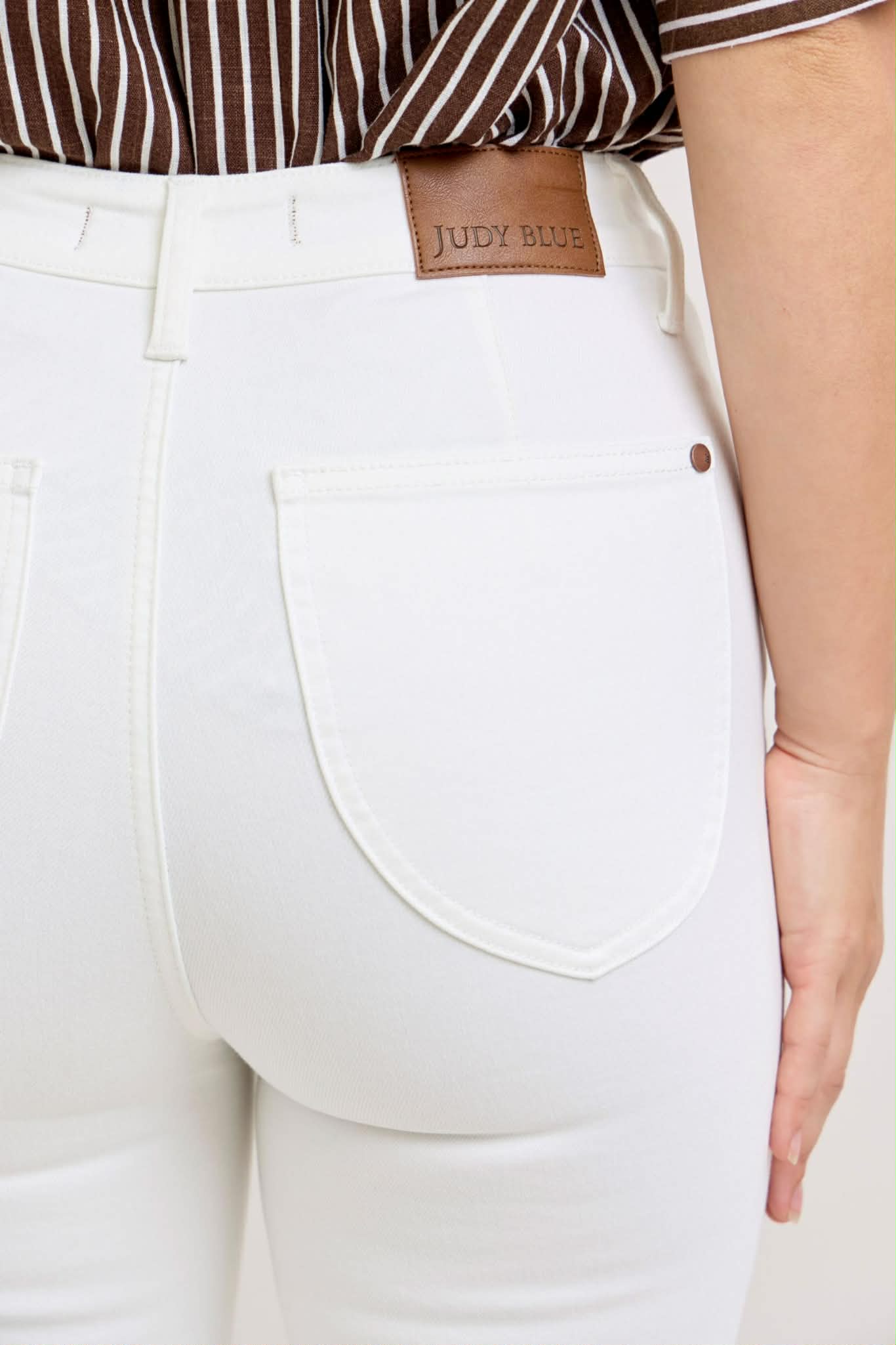 Judy Blue White Capri