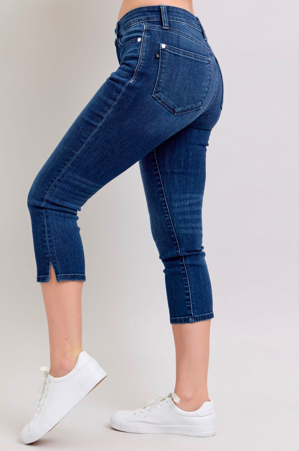 Judy Blue Skinny Fit Capris