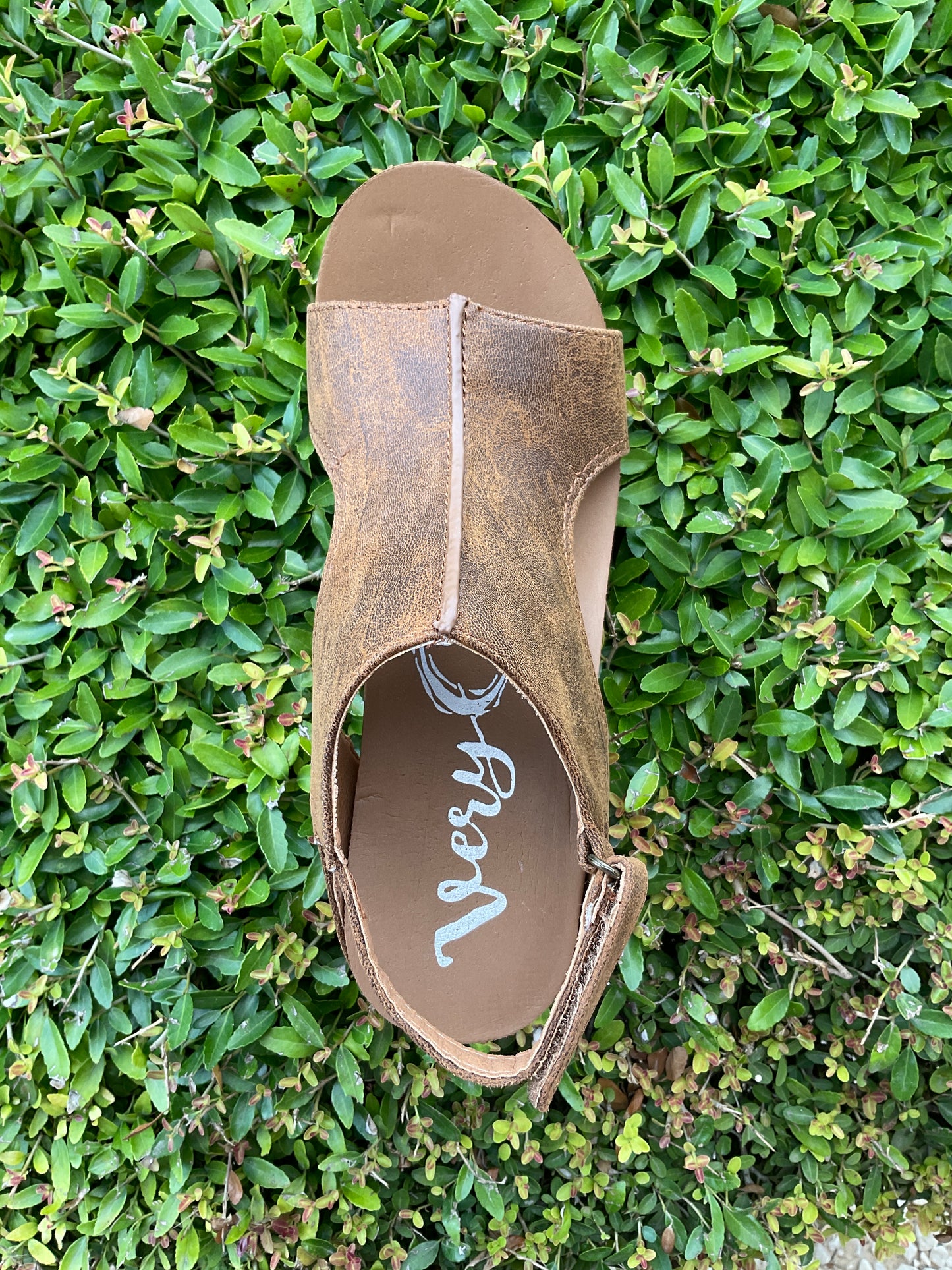 Very G Liberty leather wedge sandals