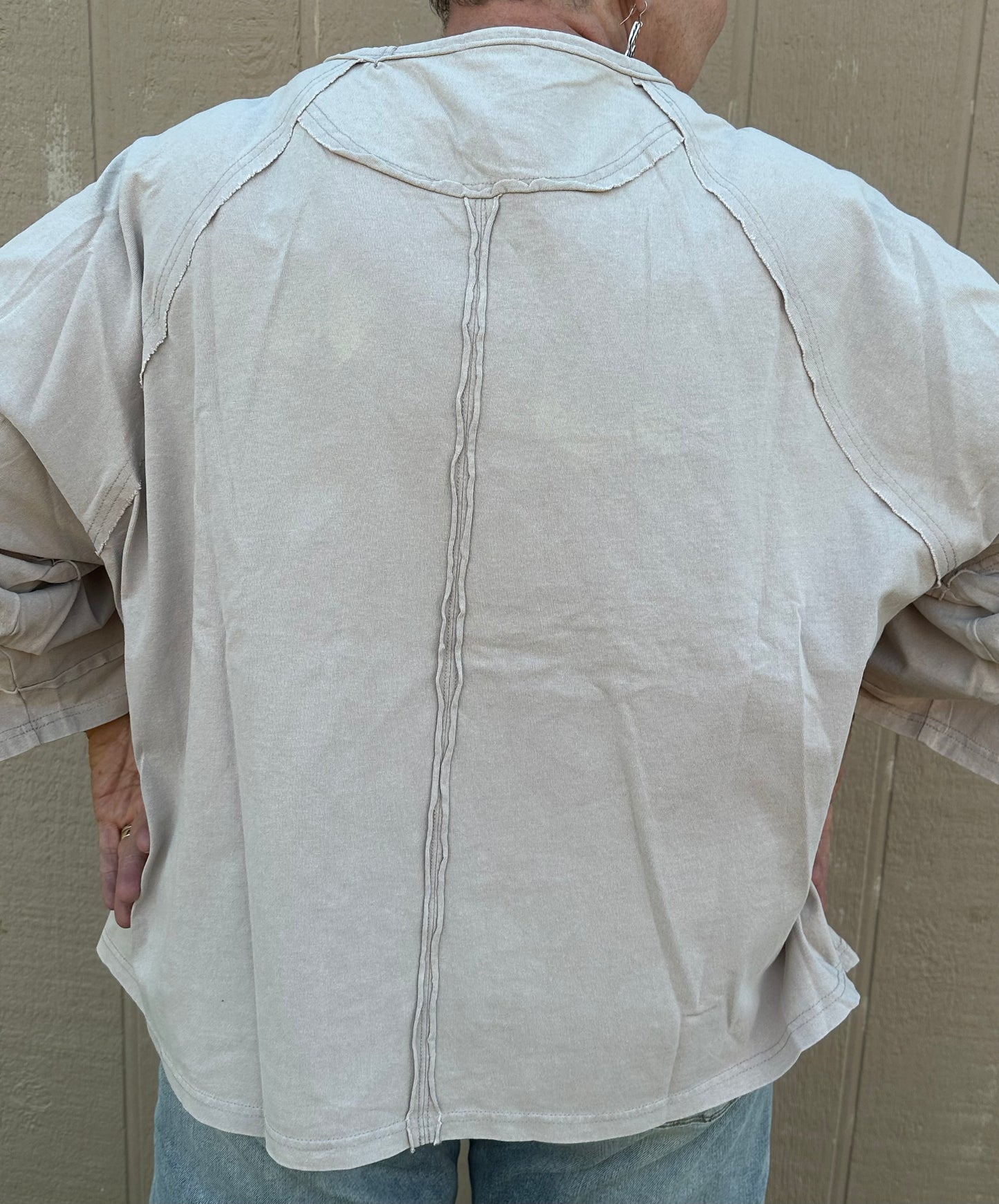 Easel Plus Mineral Washed top