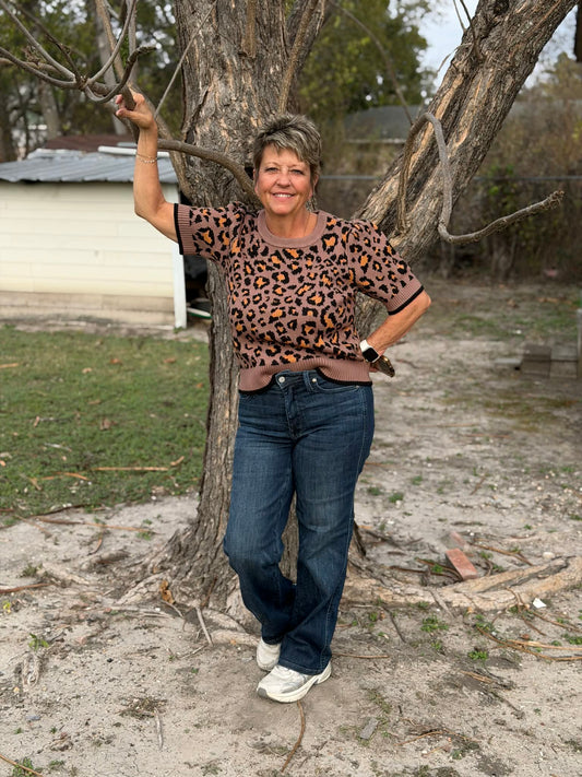 She + Sky Leopard Sweater short sleeve