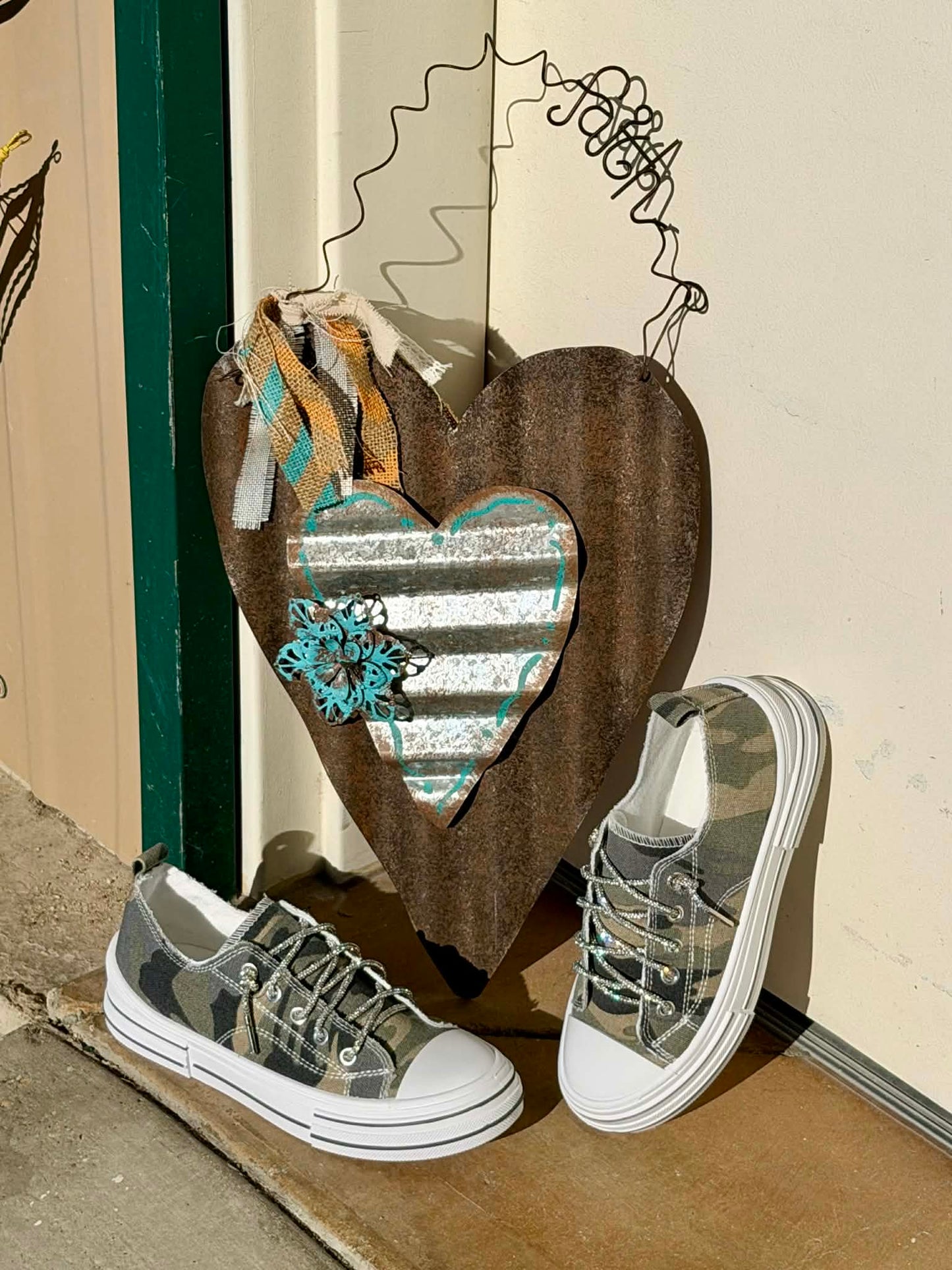 Very G Aman CAMO tennis shoes