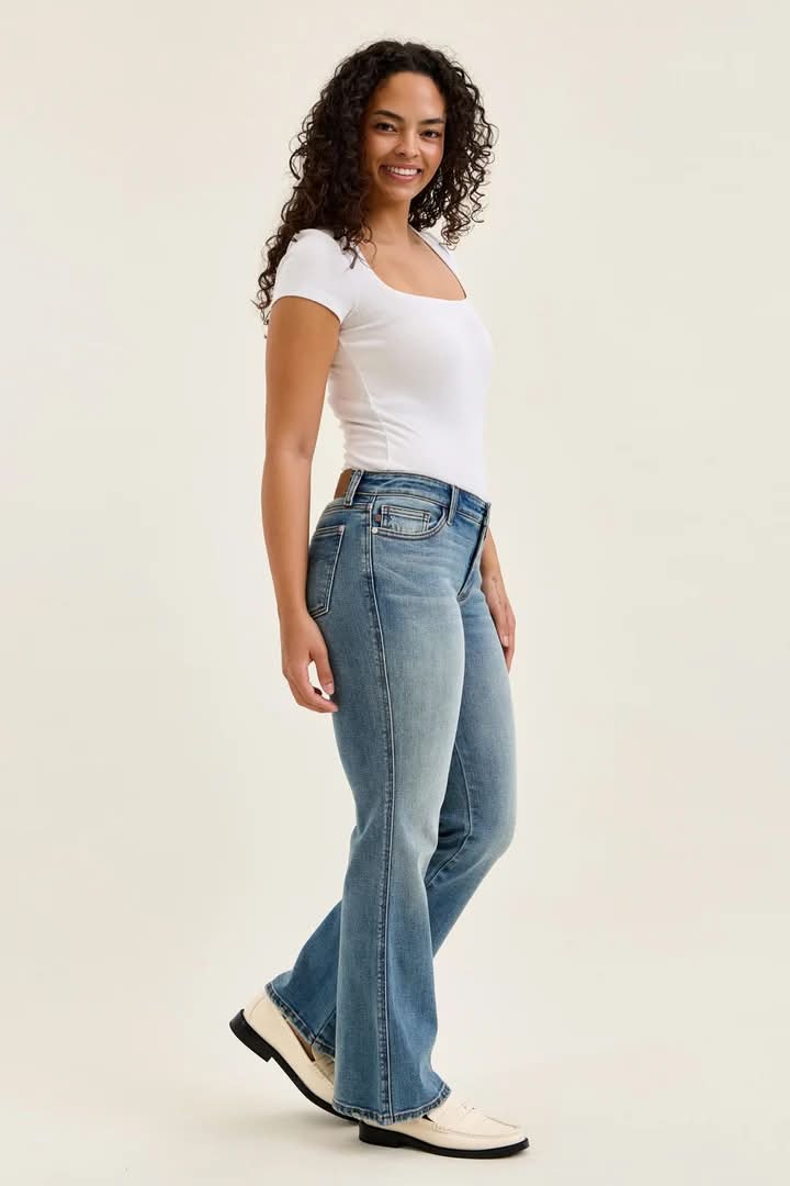 Judy Blue Low Rise Daisy Bootcut MD