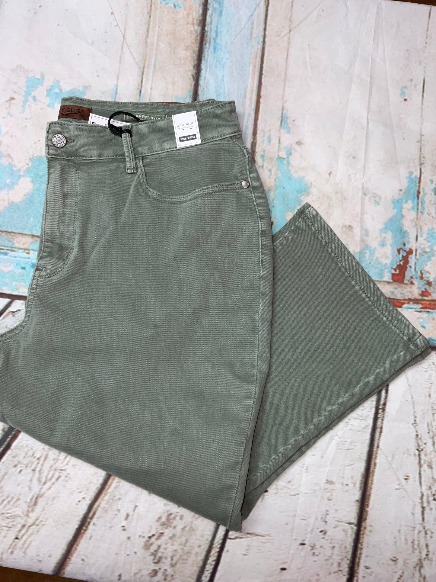 **Judy Blue Straight fit Crops Plus Size