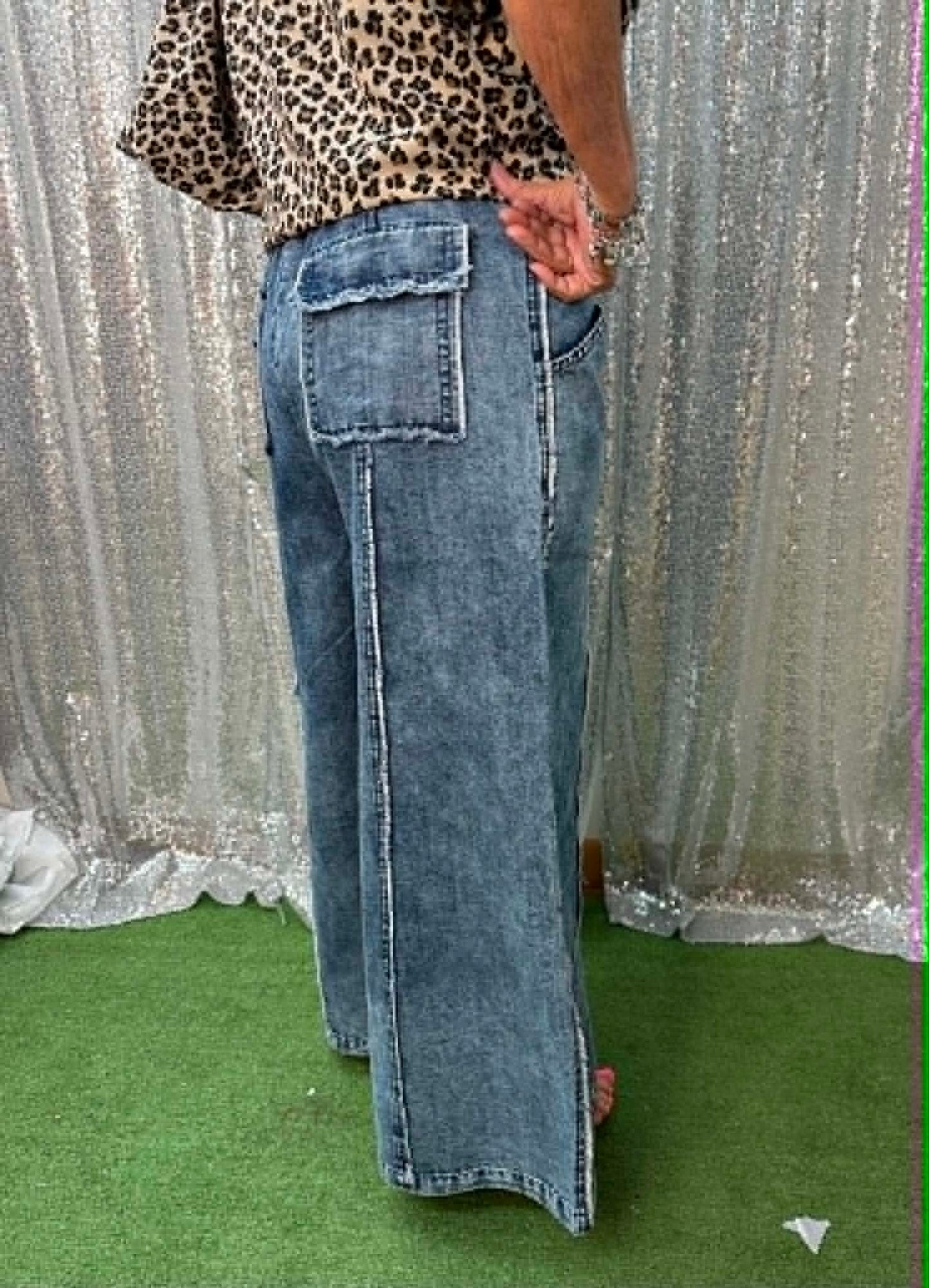 Sage & Fig Wide Leg jeans