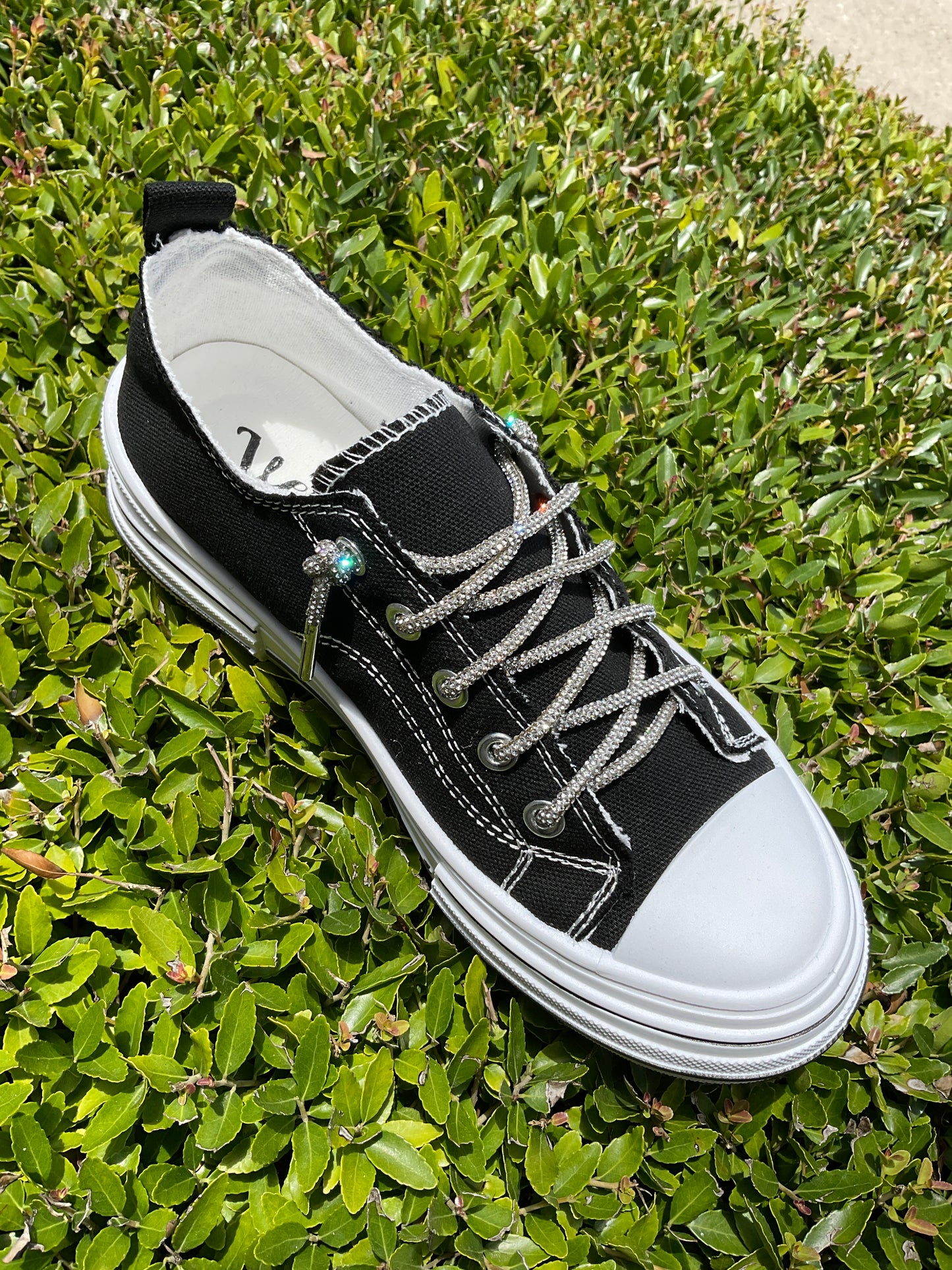 Very G Aman tennis shoes