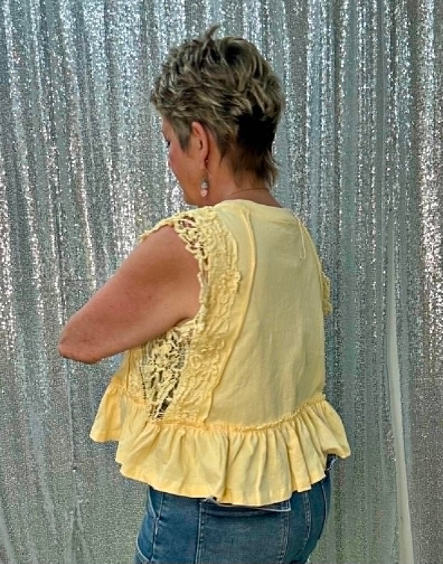 ee:some lace trim top