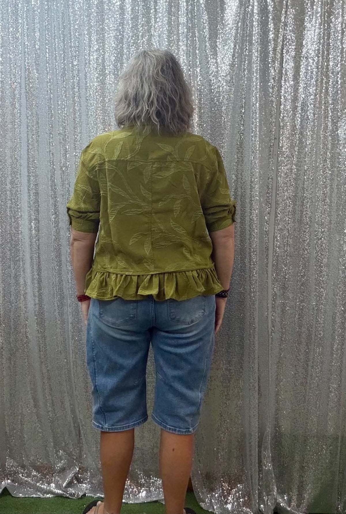 Heimish olive traveling vine top