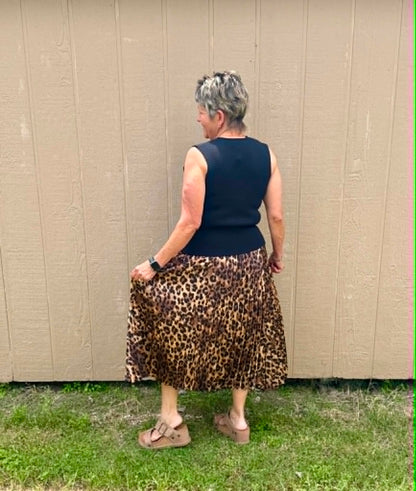 in mod Midi Cheetah Skirt