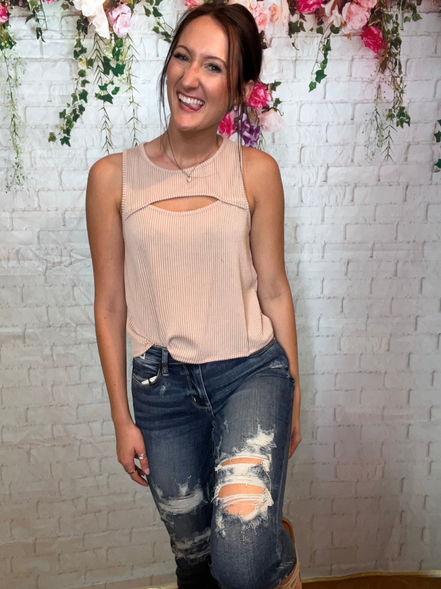 Tres Bien Keyhole Tank