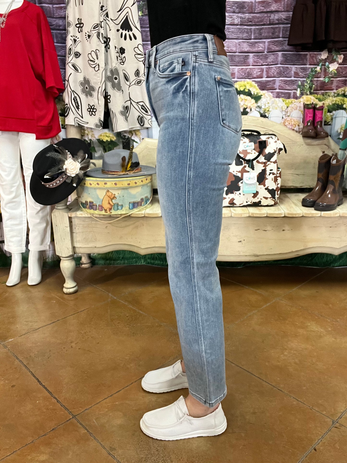 Judy Blue Straight Leg Jeans