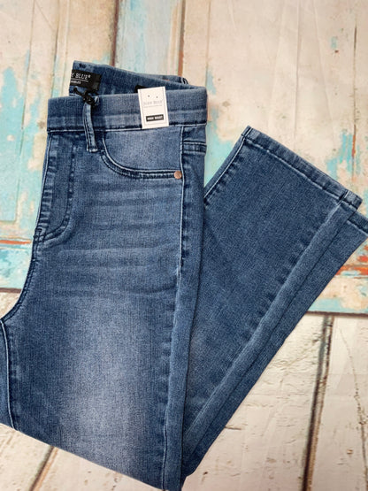 **Judy Blue Skinny flit Capri Pull-on