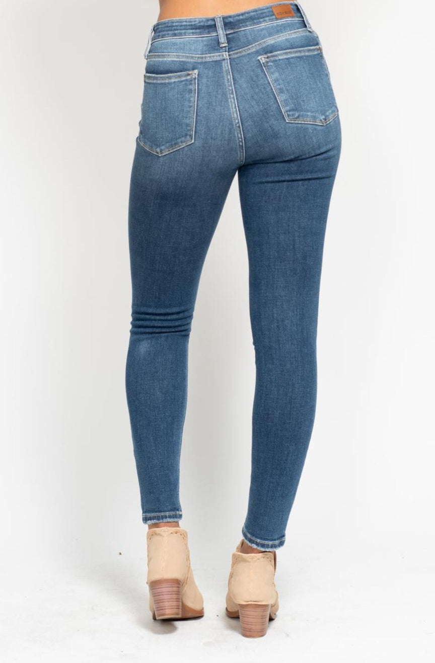 **Judy Blue Button Fly Skinny Jeans