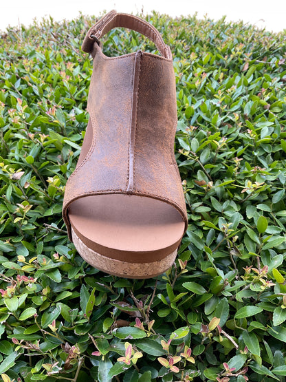 Very G Liberty leather wedge sandals