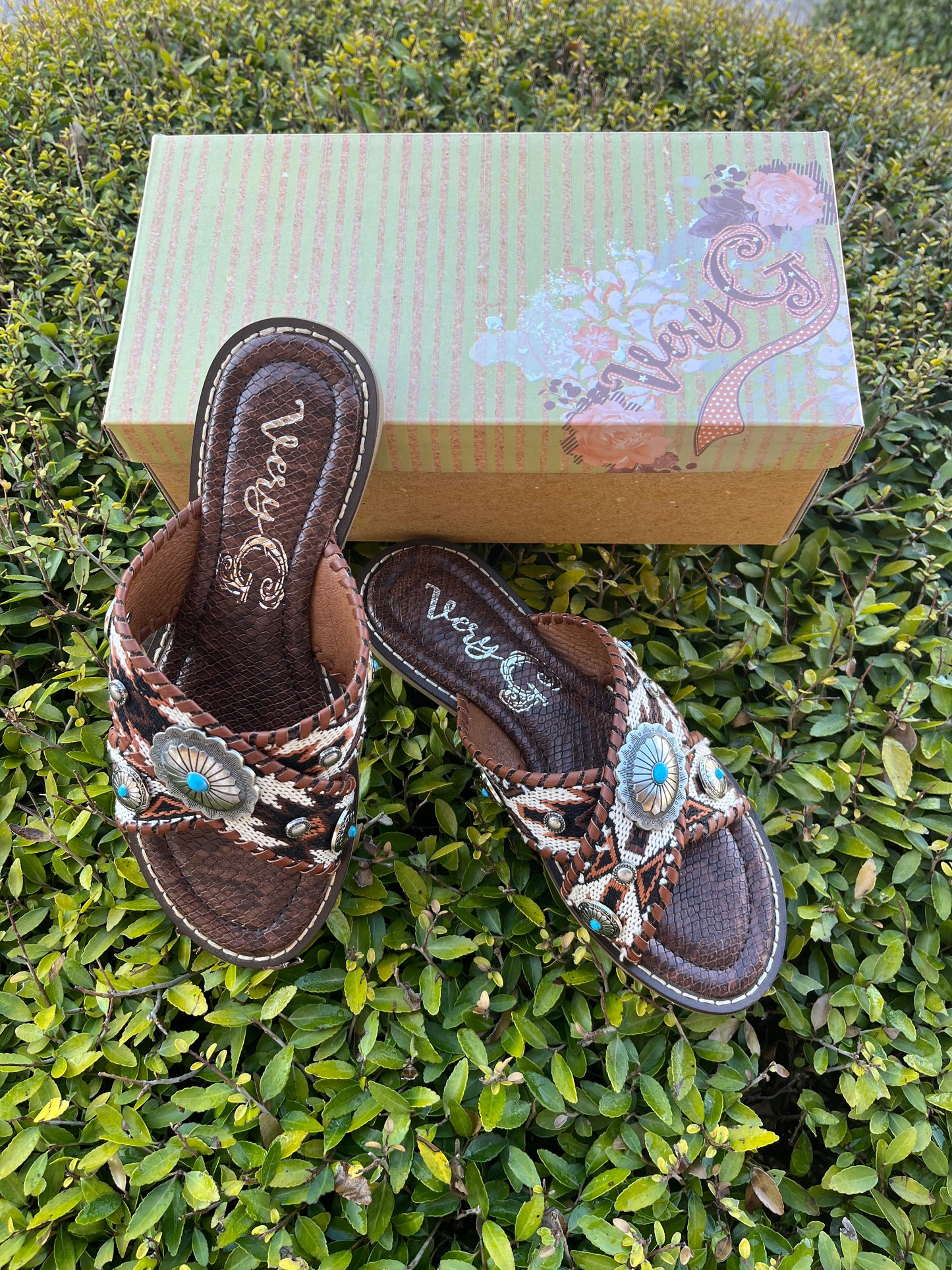 Very G Jungle Sandals