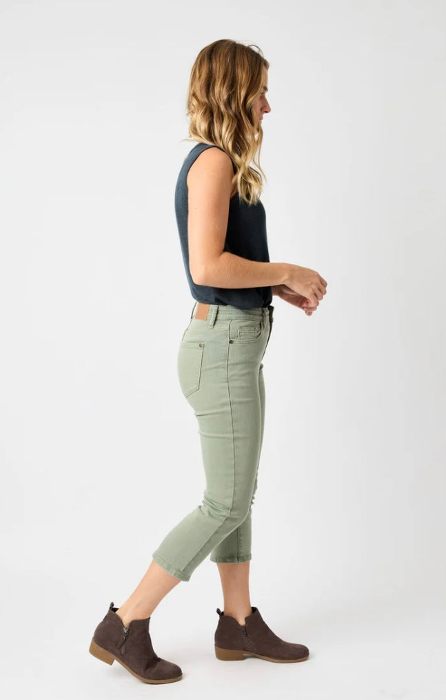 **Judy Blue Straight fit Crops Plus Size