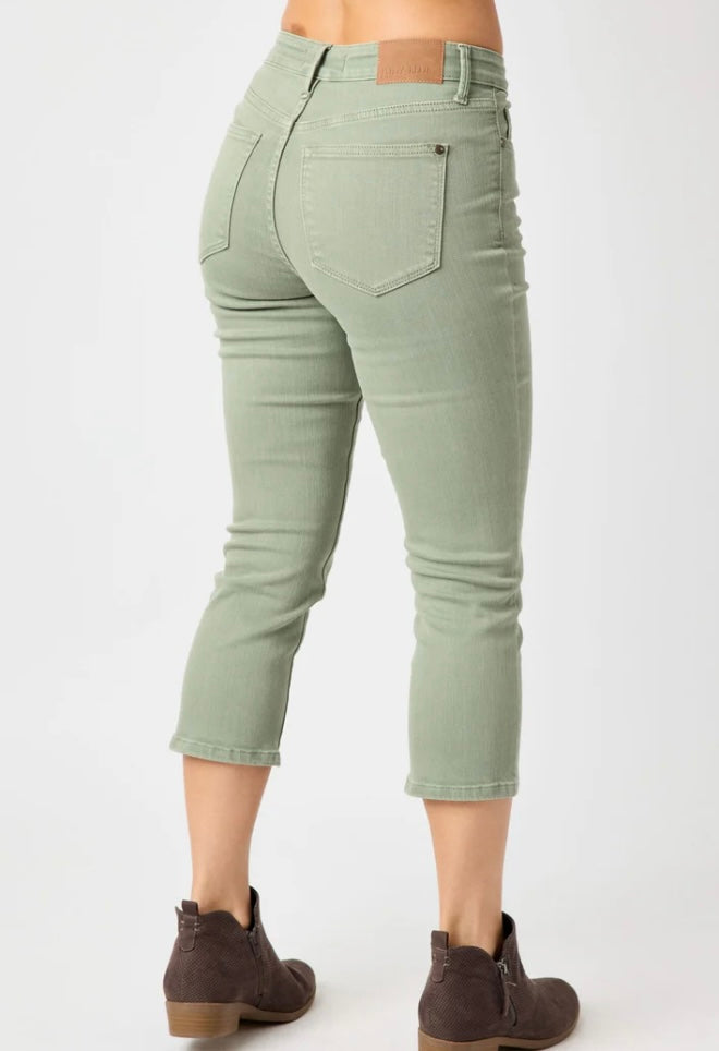 **Judy Blue Straight fit Crops Plus Size
