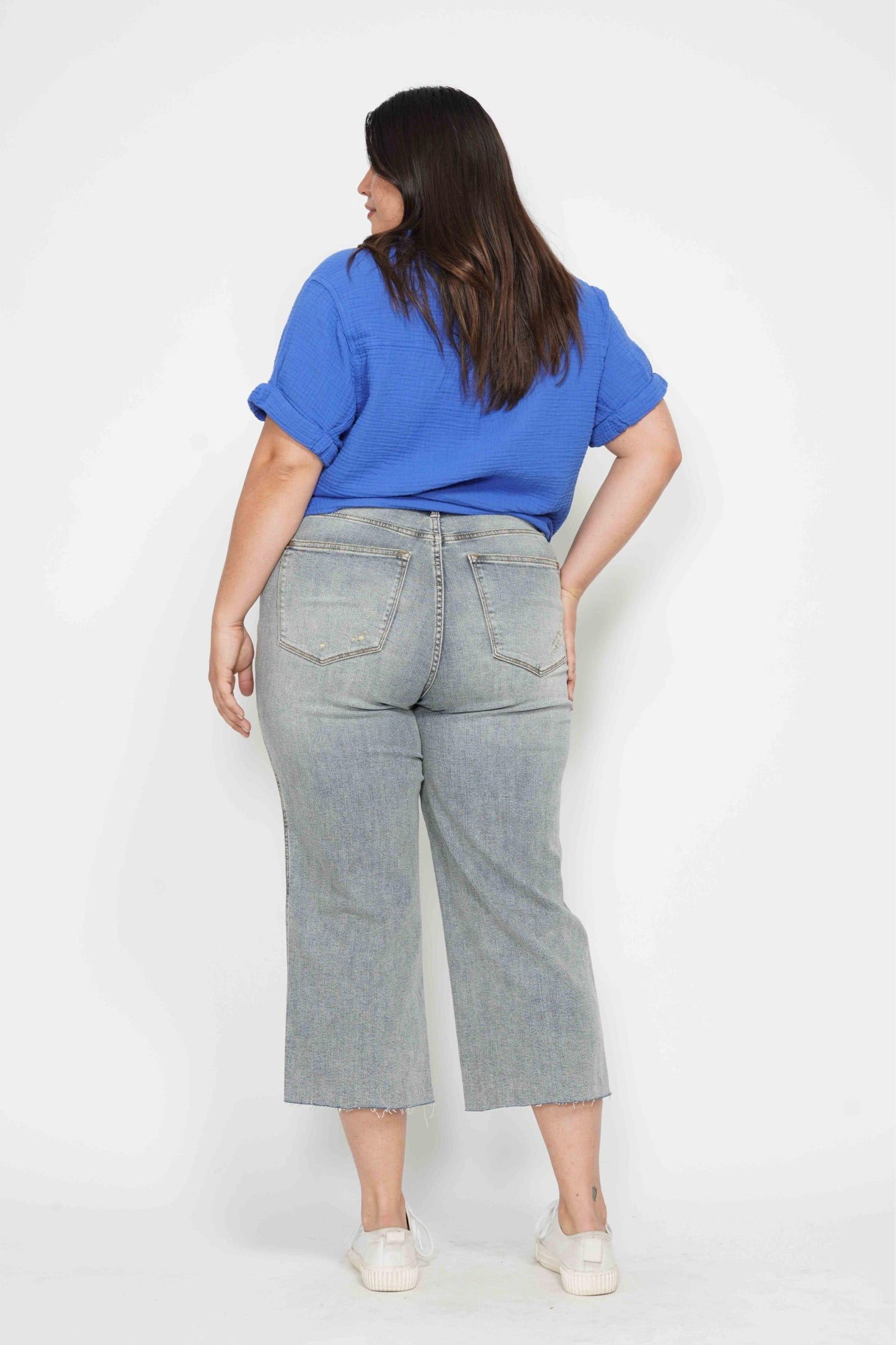 **Mid-Rise Wide Crop Judy Blue Jeans Plus Size
