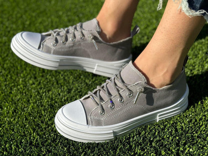 Very G Aman tennis shoes