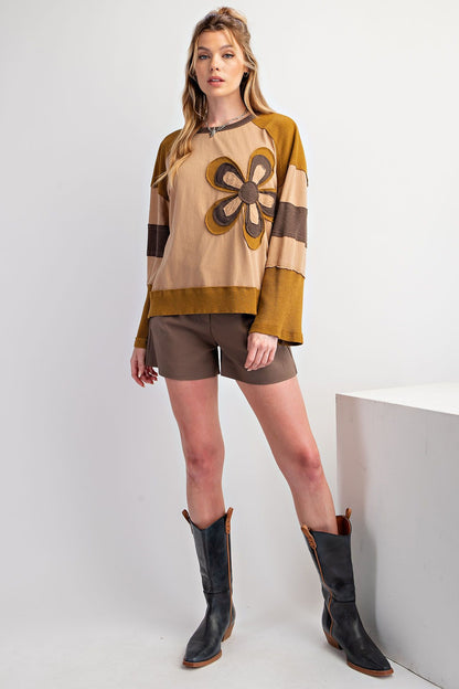 Easel brand Flower top