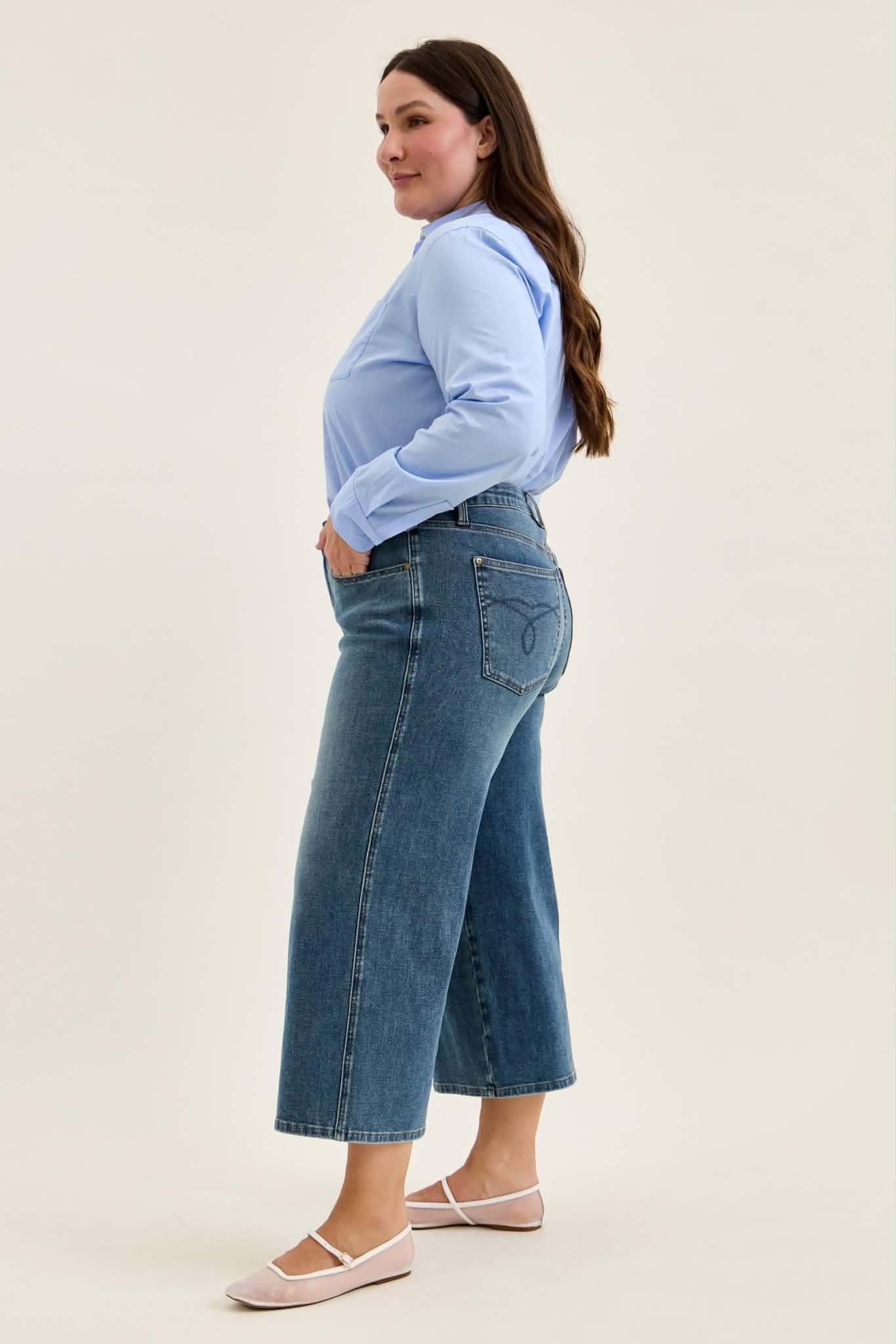 Judy Blue HW Dottie wide crop PLUS