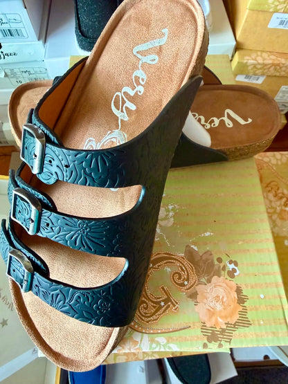 Very G Tooled Ashley Black Sandals