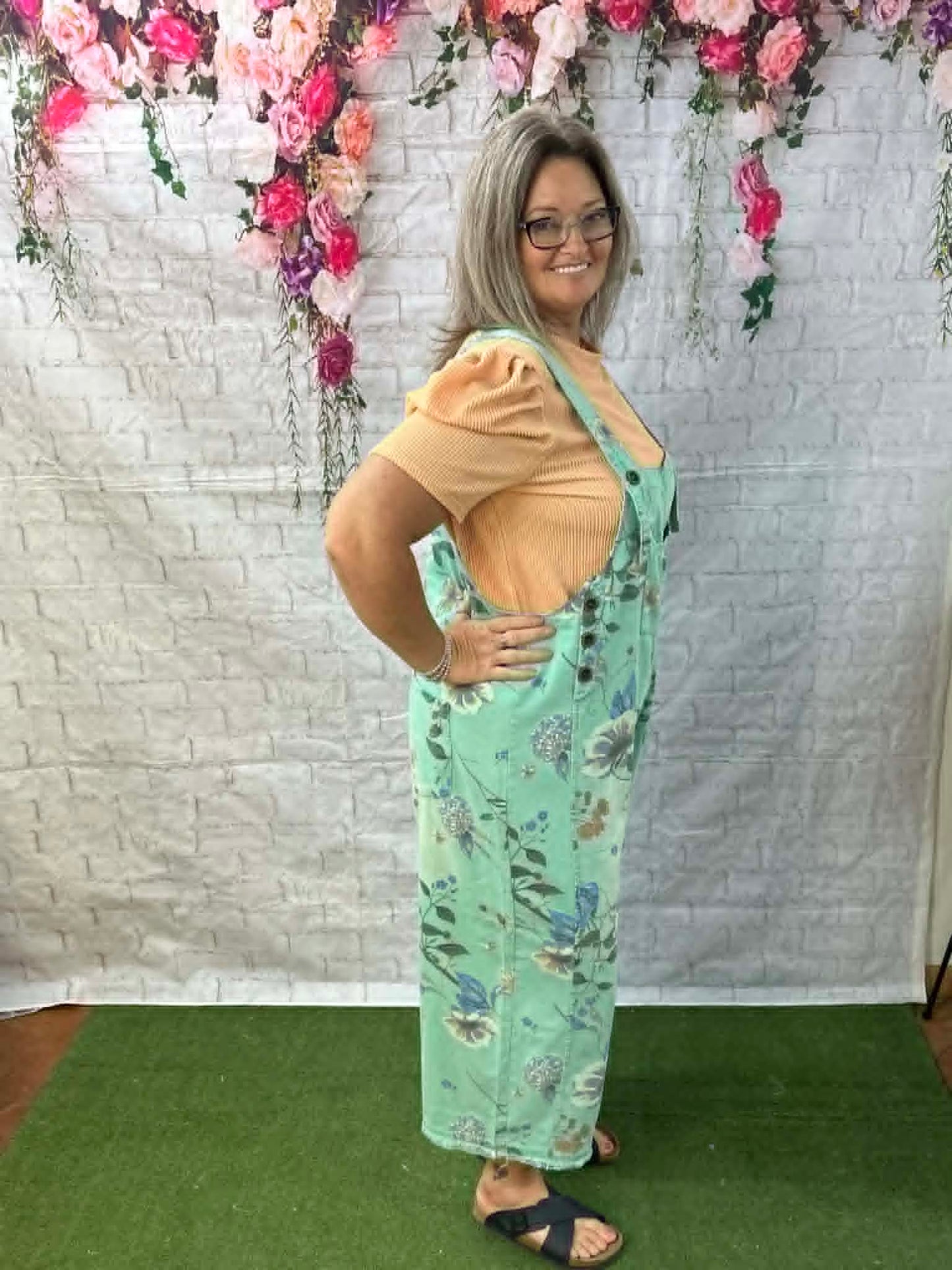 Easel crop overall mint
