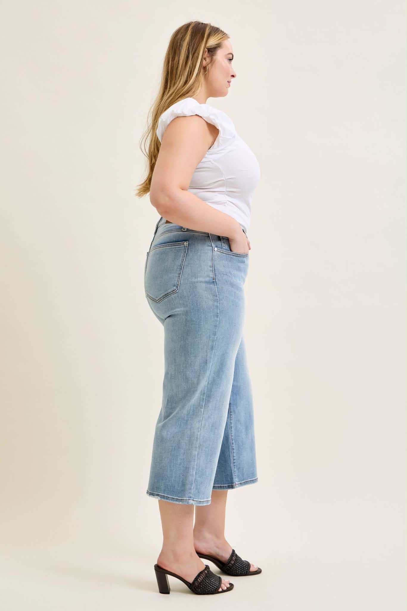 Judy blue style# 82690PL MR WIDE CROP PLUS