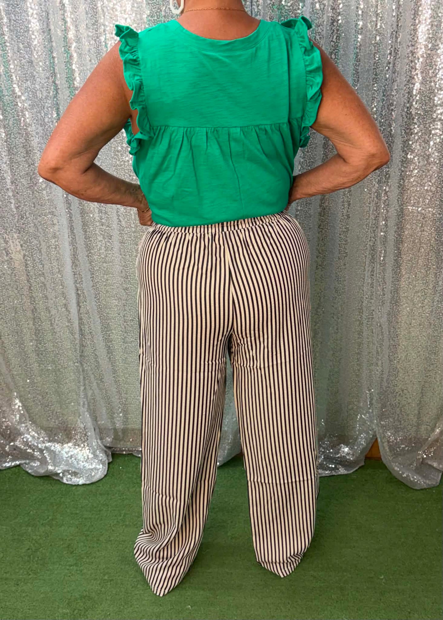 NEW Mix black & cream bottoms