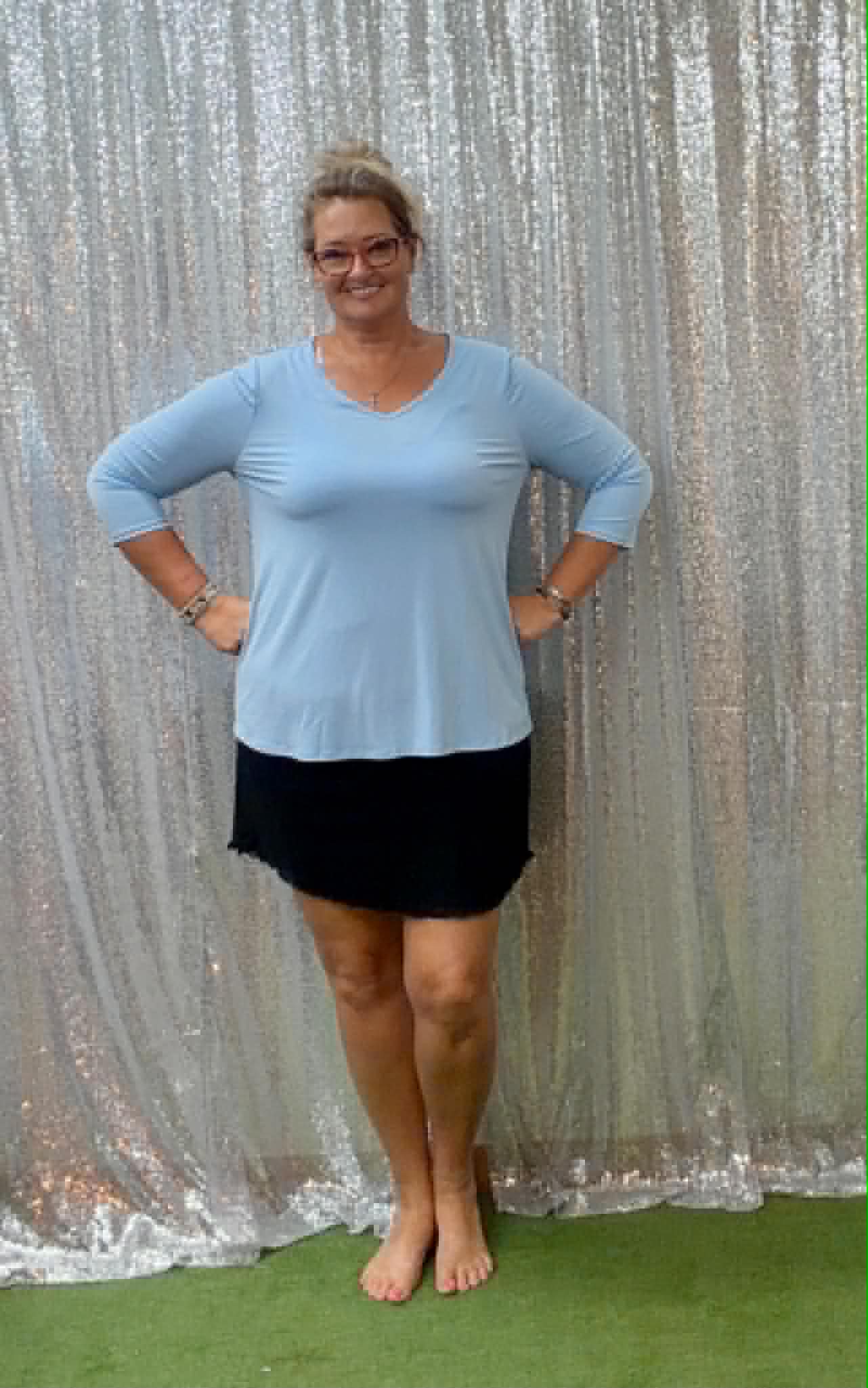 Dear Scarlett Classic v-neck top