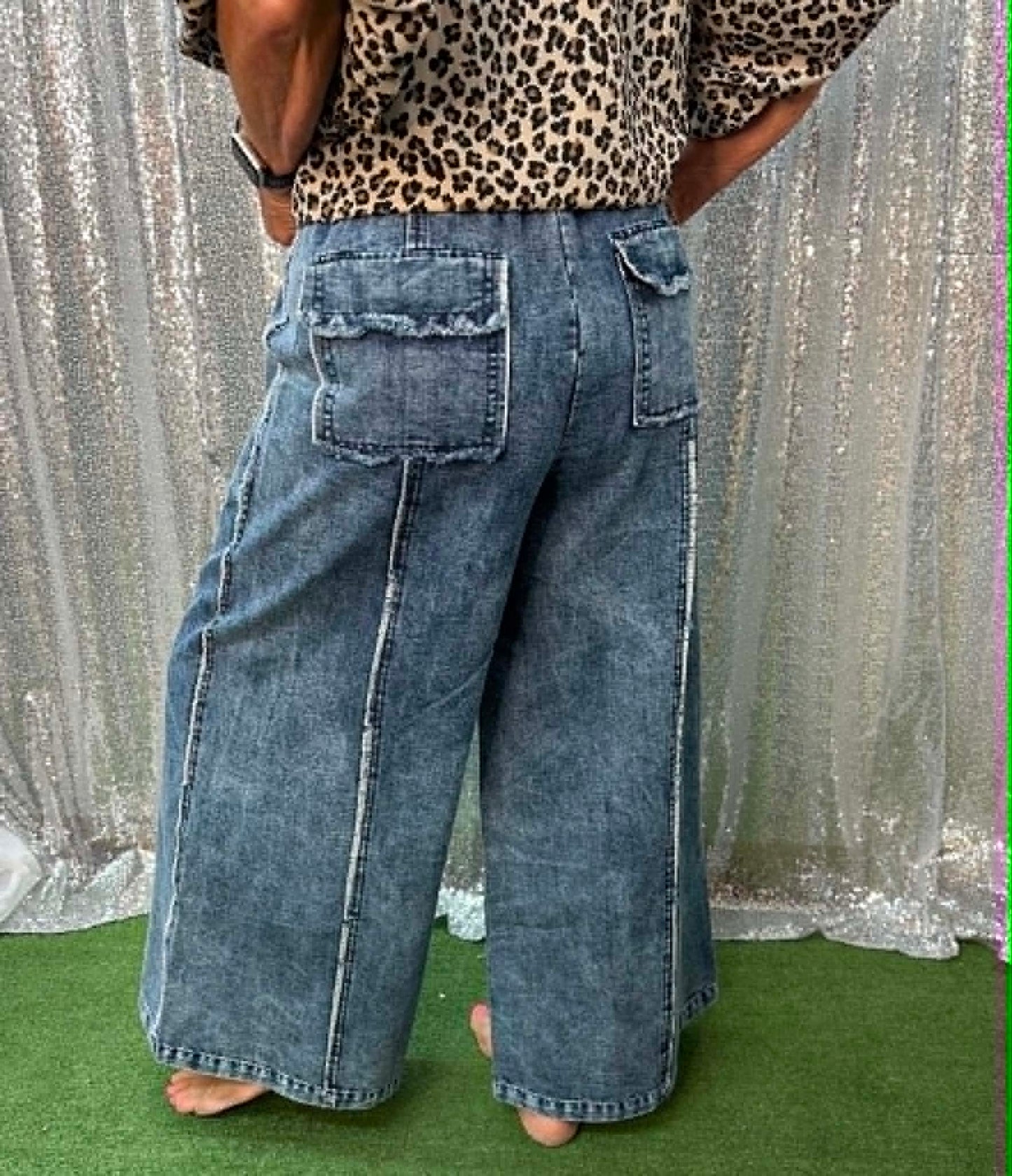 Sage & Fig Wide Leg jeans